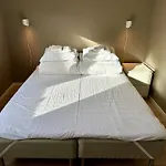 Modern Central Apartment Apt 204