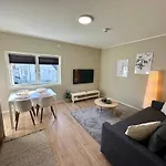 Modern Central Apartment Apt 204